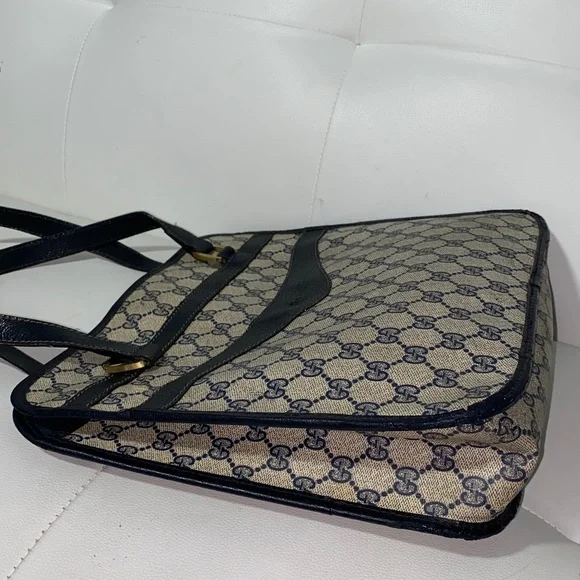 Sold! Not Available Anymore. Authentic vintage Gucci - AS IS - Picture 14 of 16